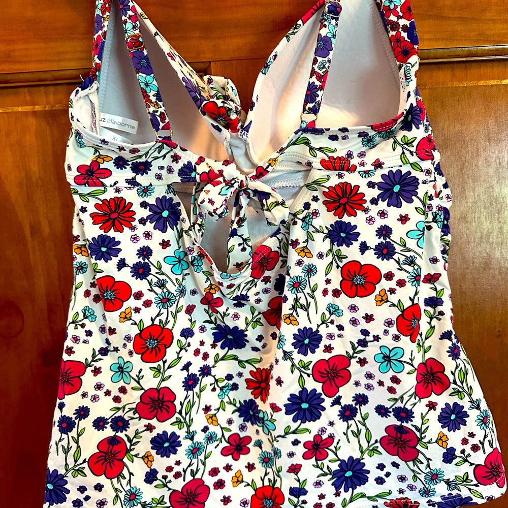 Liz Claiborne floral design tankini swim top-size XL